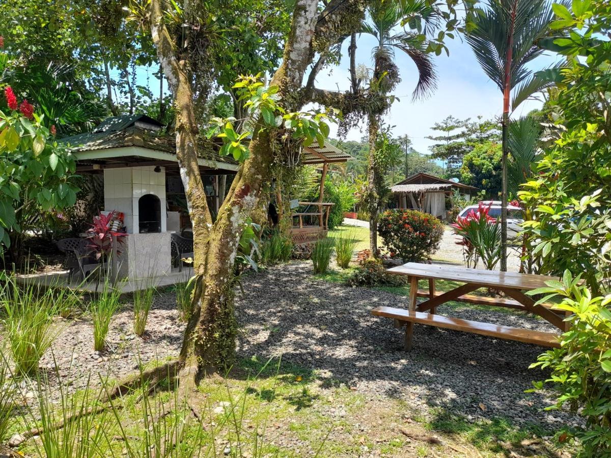 Hotel El Colibri Rojo - Cabinas - Le Colibri Rouge Cahuita Exterior foto